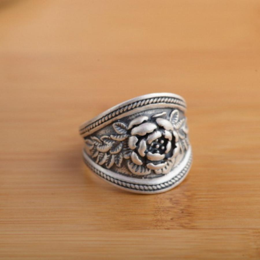 1A Fashionable and Exquisite Ring Vintage Elegant Rose Carved Ring Unisex Ring Daily Gifts Easter Gift Mother's Day Gift A Birthday Gift Christmas
