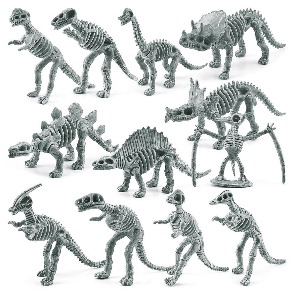 Detailliertes graues PVC-Dinosaurierskelett-Set mit Triceratops und anderen Fossilien