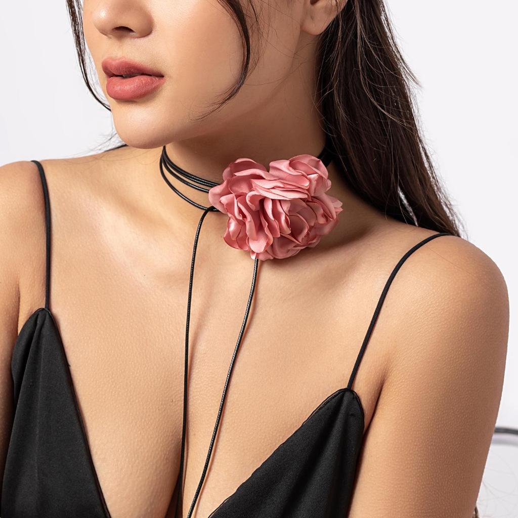 Retro Floral Fabric Choker with Tassel Necklace
