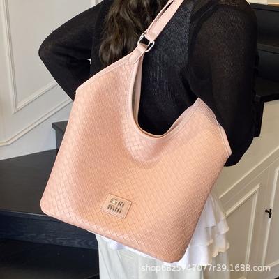 High-end Woven Bag Women's 2025 New Fashion Underarm Commuter Bag Texture High-end Exquisite Versatile Messenger Bag