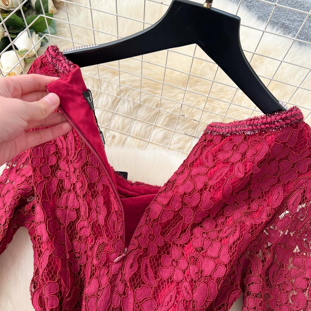 High-End Kleid für Damen im Herbst Französische Mode Spitze Langärmliges Patchwork Taillenbetonendes Plissiertes Langes Kleid