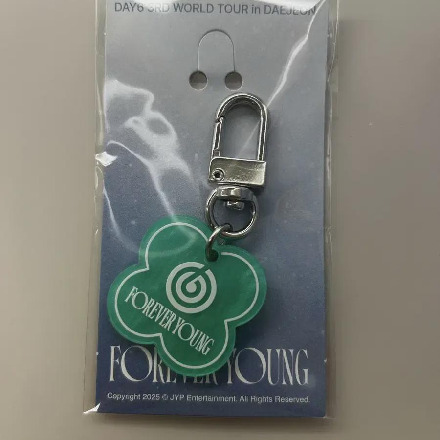 

DAY6 Брелок-ключ для поступления в Тэджон Навсегда Молодой