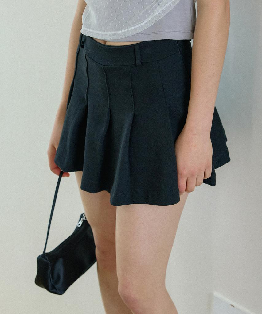 Letter From Moon Miyu Pleated Mini Skirt (Black)