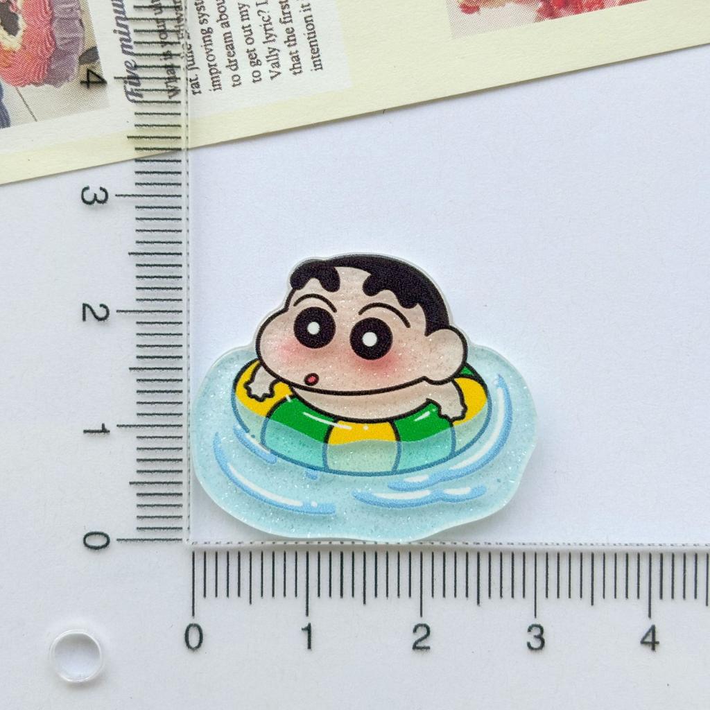 10Pcsset Cartoon Crayon Shin-Chan Acrylic Brooches Kawaii Cute Girl Heart Cute Brooch Badge Diy Jewelry Pins Hair Trinket