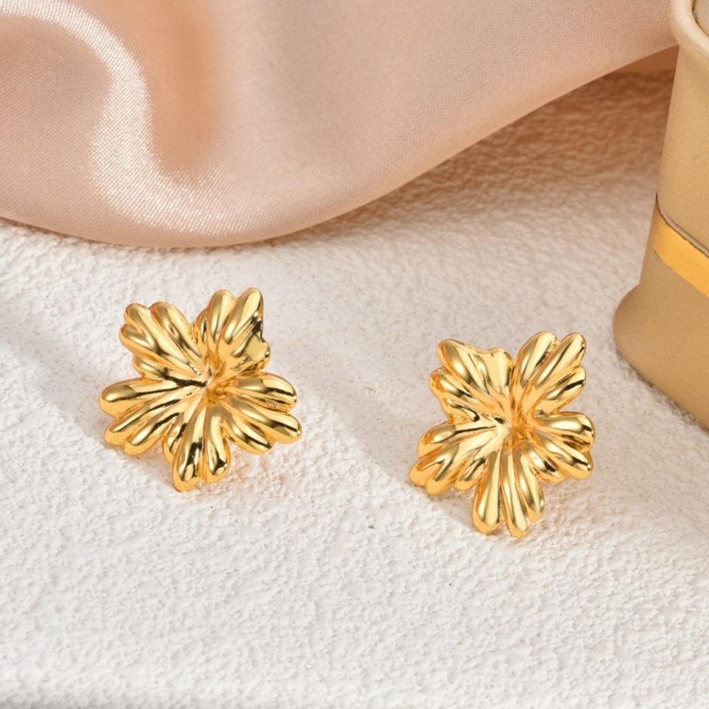1 Pair Stylish 18K Gold Plated 304 Stainless Steel Ear Post Stud Earrings Heart Flower Butterfly Starfish For Women Gift