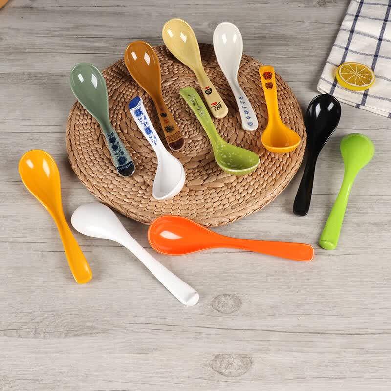 Qi Wei Melamine Long Handle Restaurant Spoon