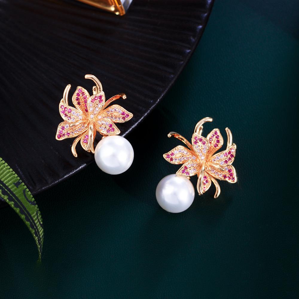 Light Luxury Temperament Short Lily Pearl Earrings Elegant Zircon Inlaid Flower Earrings Earrings