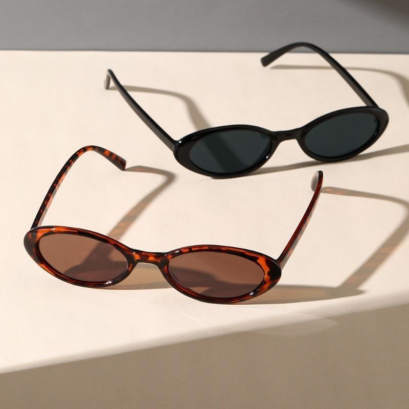 

2 Pairs Retro Oval Sunglasses for Both Men and Women - Retro Round Frame Design