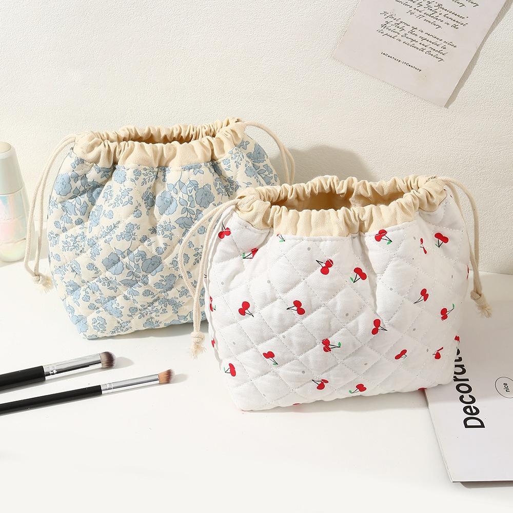 Cute Quilted Cosmetic Bag for Women Girl Large Capacity Travel Drawstring Storage Pouch Makeup Bag Female Travel Clutch Bags