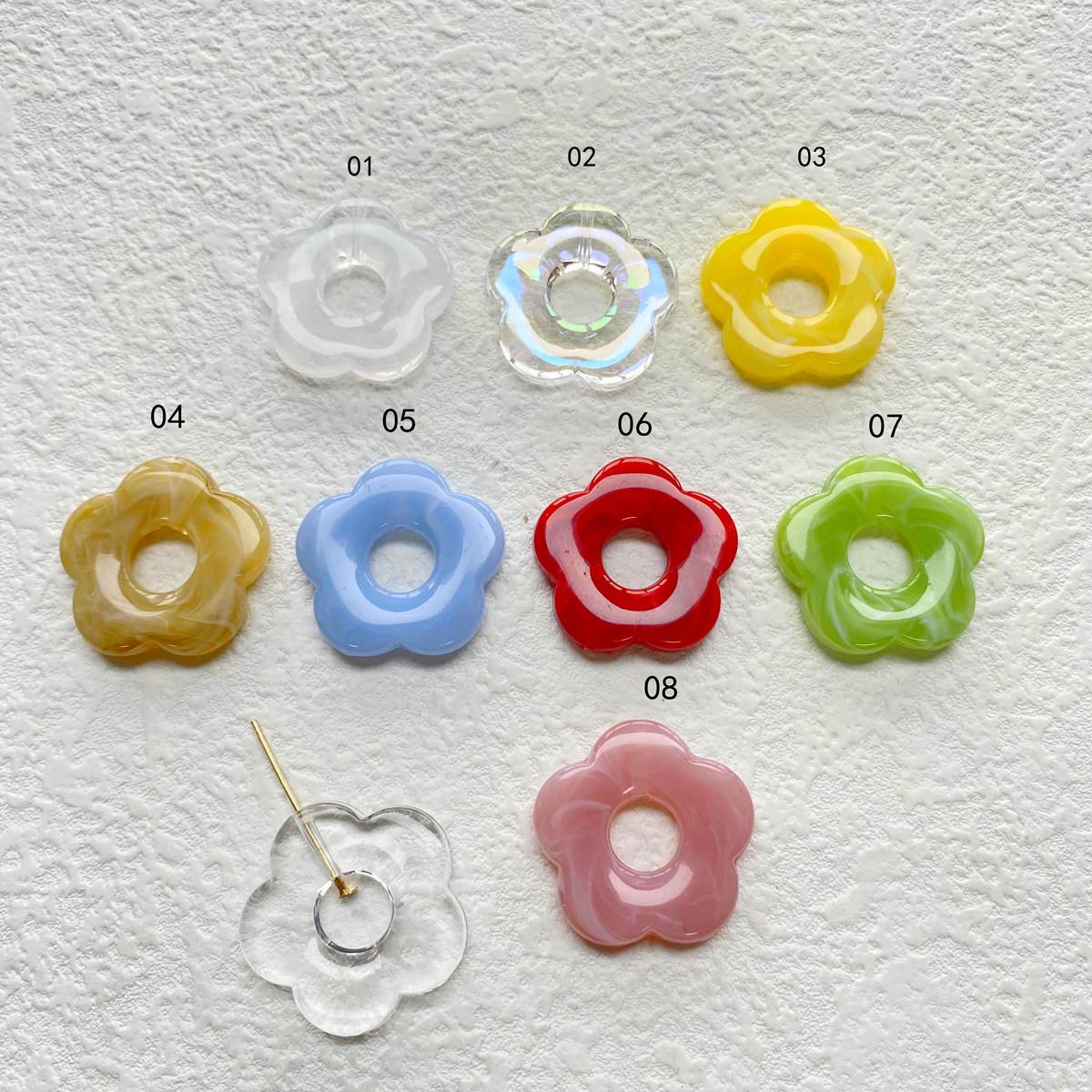 

Переливающиеся бусины-цветы в горошек для серег, браслетов и ожерелий своими руками