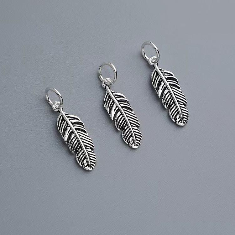 Handgjort S925 Sterlingsilver Fjäderhänge för DIY Pärlrep Armband eller Halsband