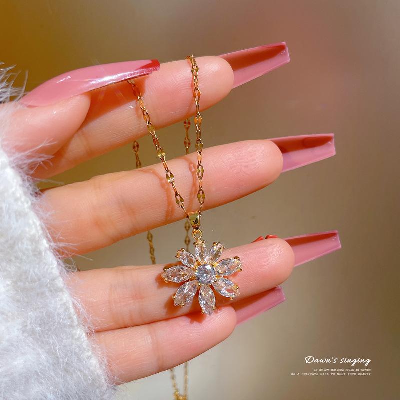 Personalized Niche Design Temperament Smart Shining Necklace Women, Simple Luck Pendant