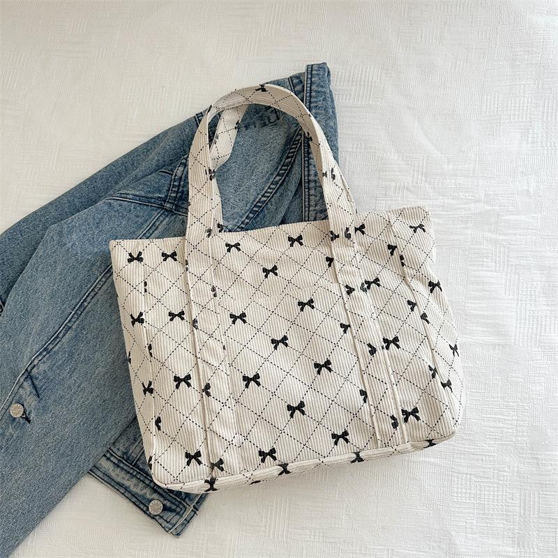 

Новый нишевый дизайн красив и непринужден, а иностранный стиль прост.. 2024 иностранный стиль сумка-тоут тренд корейская версия ручная сумка женская