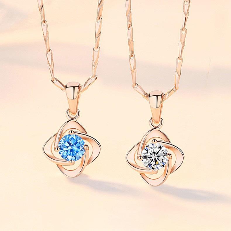 Collier trèfle à quatre feuilles pour femme, style étudiant japonais et coréen, style Mori, pendentif floral personnalisé, chaîne de clavicule, chaîne de cou