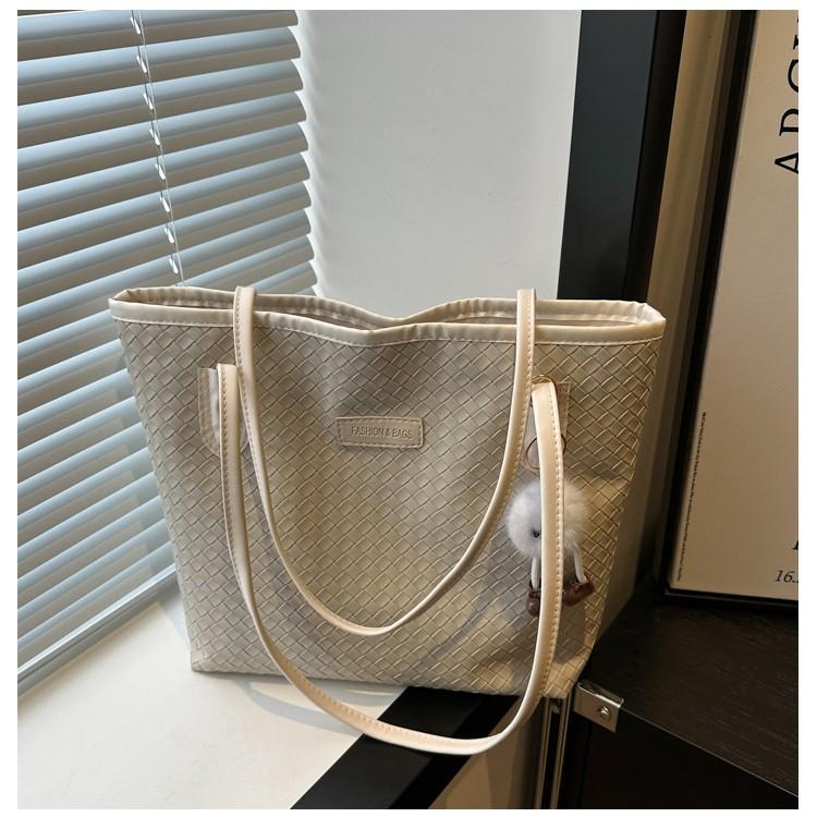 Women's Large Capacity Checkered Shoulder Tote Bag 2025 - Small, Stylish, Hot Selling Commute Bag