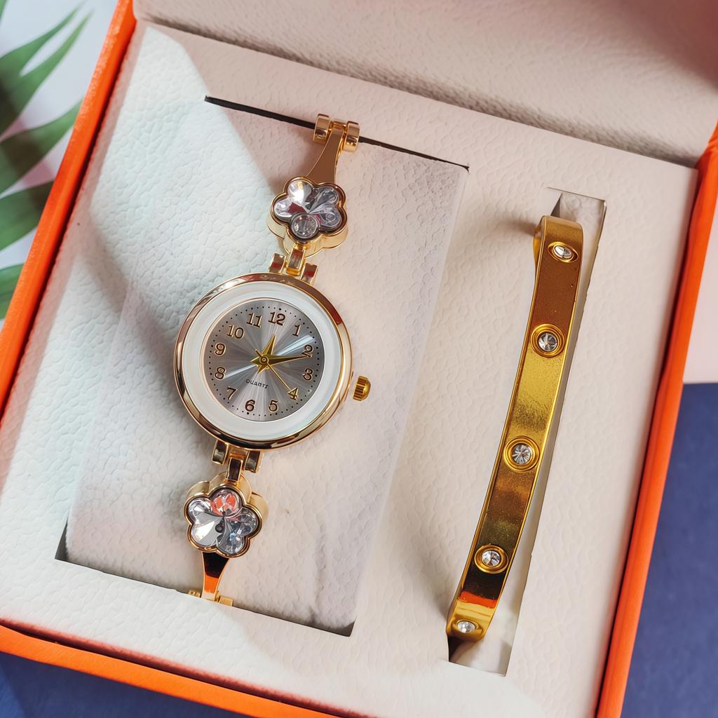Ladies Xiaoxiangfeng Flower-Shaped Set Watch, Popular Internet Celebrity Skit Female Lead With The Same Gold Bracelet Limited Edition Watch