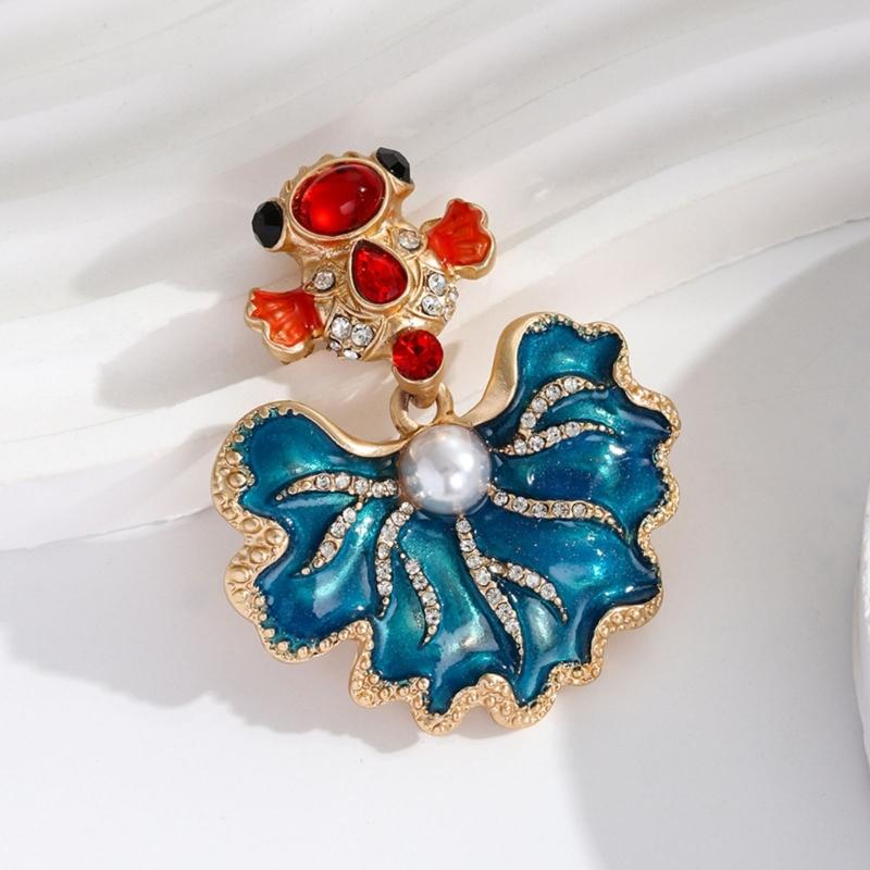Stylish Carp Pin With Crystals Embellishment Portable Secure Clasp Versatile Accessory For Jackets Bags Hats