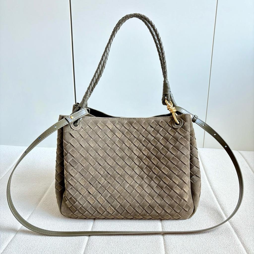 Cross-border First-layer Matte Cowhide Woven Parachute Bag Autumn and Winter Portable Bucket Bag Versatile Shoulder Messenger Women's Bag