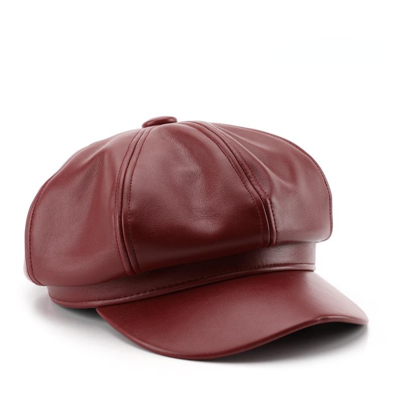 Elegant Lightweight Beret | Snug Fit with Toggle Closure, Versatile Style for New Year & TV Show Enthusiasts