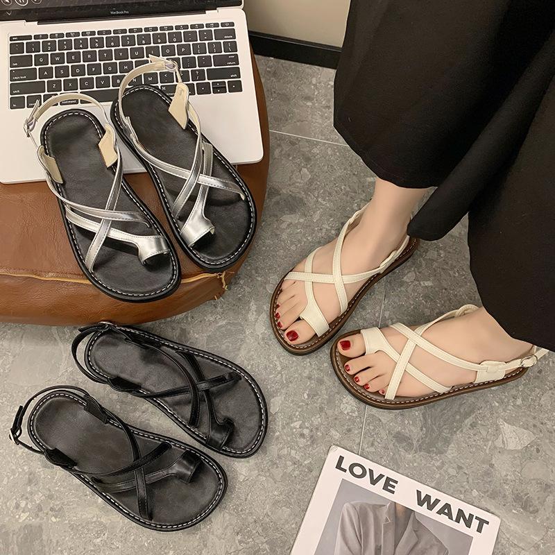 Roman Sandals Fairy Fairy Wearing Beach Shoes 2025 Summer New Student Internet Celebrity Cool Flat Soft Sole Women's Shoes