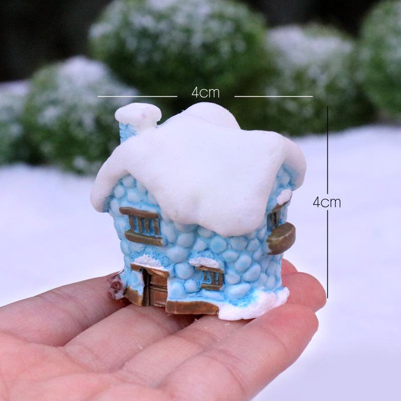 Handmade Mini Sleigh with Santa Claus Christmas Ornaments for Cake and Micro Landscape Decor