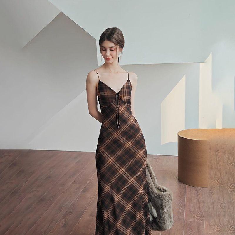 

American Retro Style Plaid Printed Shoelace V-neck Strap Dress Female Summer Sexy Silm Slimming Elegant Long Dress Brown small version (recommended 160cm below) S