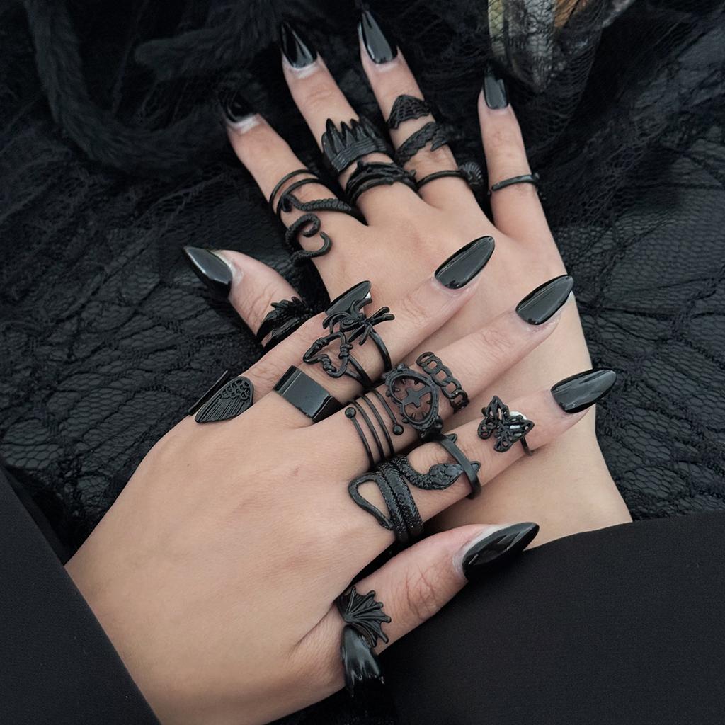 Halloween Jewelry Irregular Black Finger Rings Gothic Punk Black Snake Buttefly Spider Bat Heart Rings Set for Women Men
