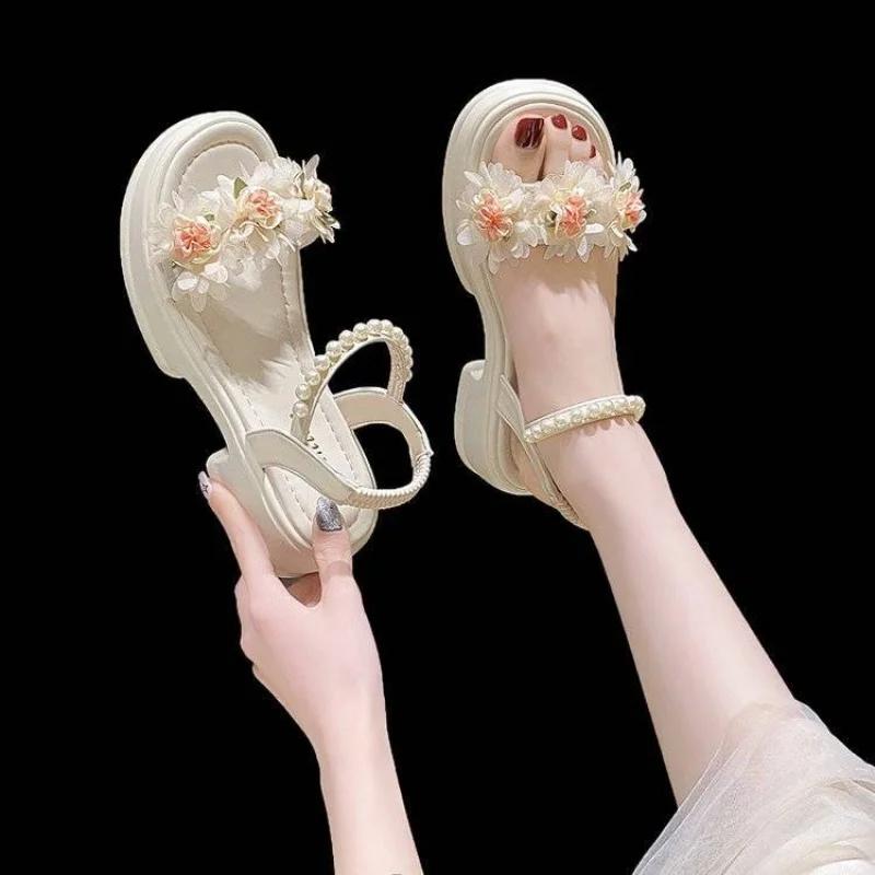 Fashion Beige One Word Footwear Block Heel with Low Heels Outdoor Beach Roman Style Sandals for Women Summer 2024 Ladies Shoes Open Toe