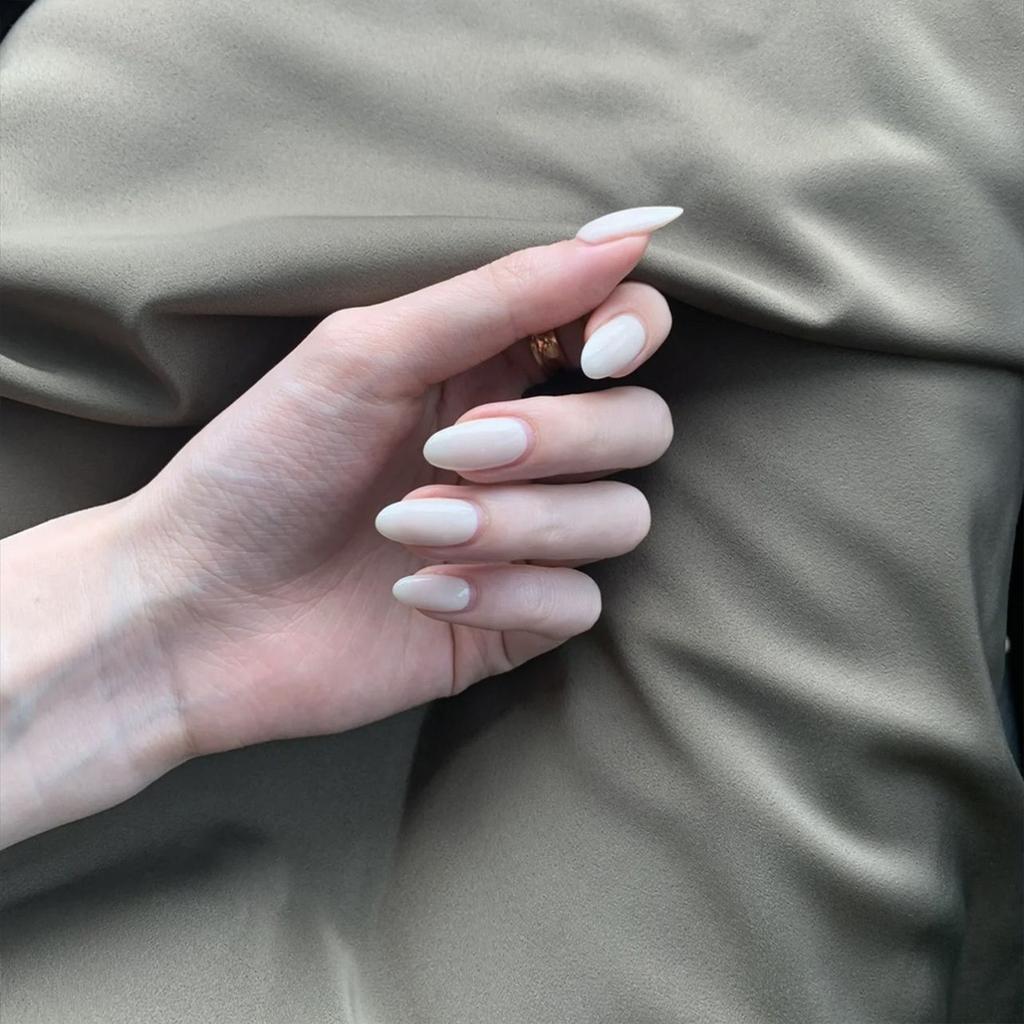 Solid Milky White Mid-length Fake Nails Lightweight and Easy to Stick Fake Nail for Fingernail DIY Decoration