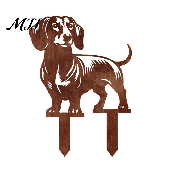 Animal Shaped Yard Art Metal Dachshund Garden Stake, Rusty Silhouette Decorative Stakes for Outside Lawn, Pathway, Patio, Flower Bed Decor Cute Dog