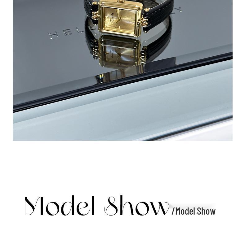 2025 Women's Retro Luxury Square Quartz Watch