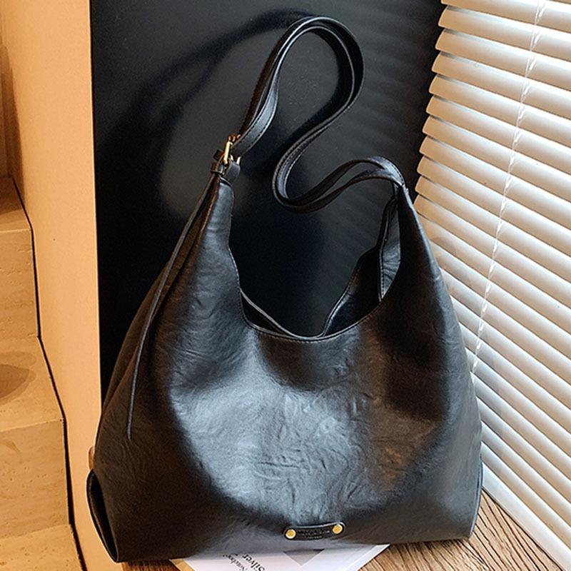 

Large-capacity bag summer new simple and fashionable underarm shoulder bag large-capacity commuter tote bag чорний