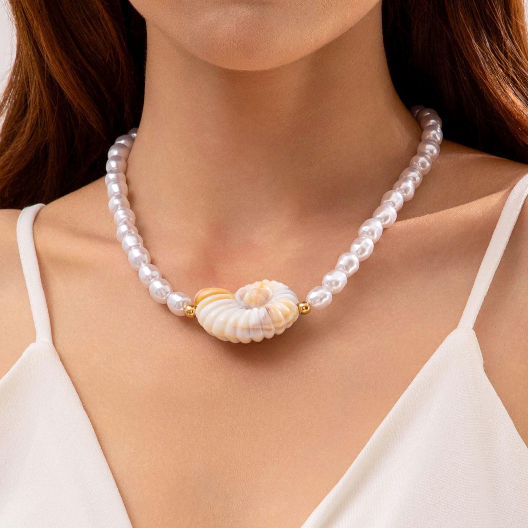 Bohemian Vintage Baroque Imitation Pearl Necklaces for Women Ladies Beach Vacation Style Conch Pendant Necklaces Jewelry Gifts