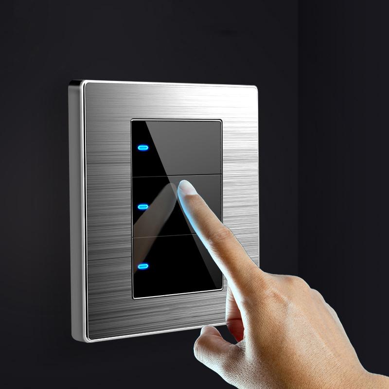 Universeller Wandlichtschalter Gebürstetes Edelstahlpanel UK Typ-c 18W Schnellladebuchse 220V Doppel-USB-Steckdose