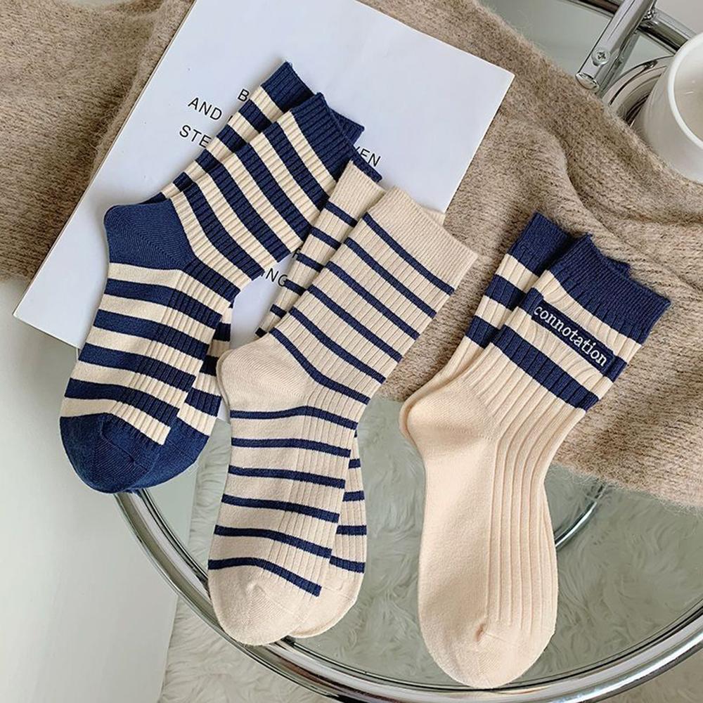 

3 пары женских носков с полосатым узором и круглым вырезом. Модные универсальные полосатые и мягкие, удобные, дышащие и повседневные носки. One Size