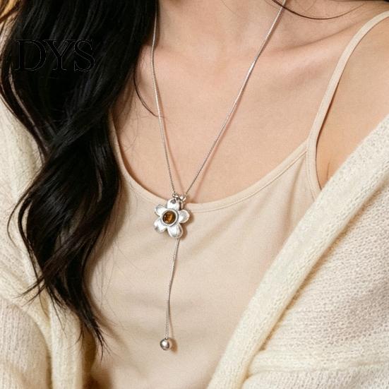 Adjustable Snake Bone Chain Flower Pendant Lariat Necklace, Long Drop, Floral Necklace for Women Sliding Pendant, Retro Sweater Layering