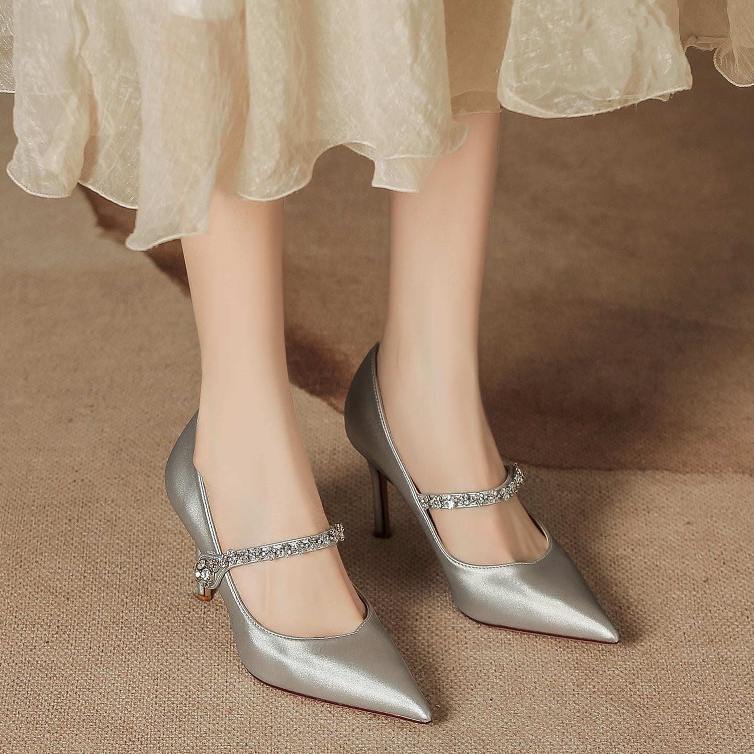 

H8335-6 туфли женские новые туфли на высоком каблуке с острым носком, на тонком каблуке, со стразами, с надписью, для повседневной носки, не утомляющие ноги, туфли-лодочки с мелким вырезом 39