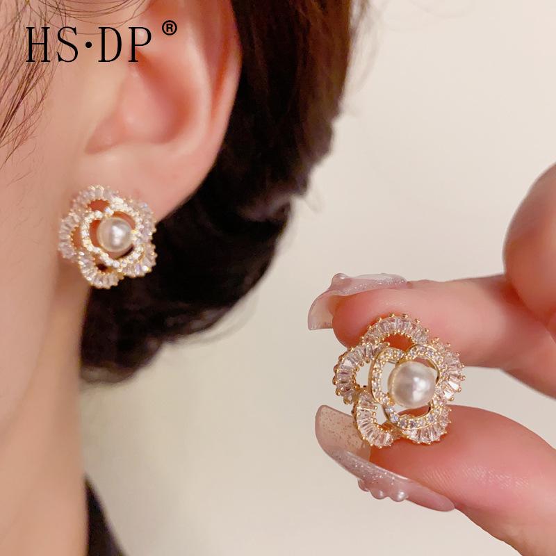 

S925 Silver Needle Luxury Zircon Flower Pearl Stud Earrings – Elegant and Versatile
