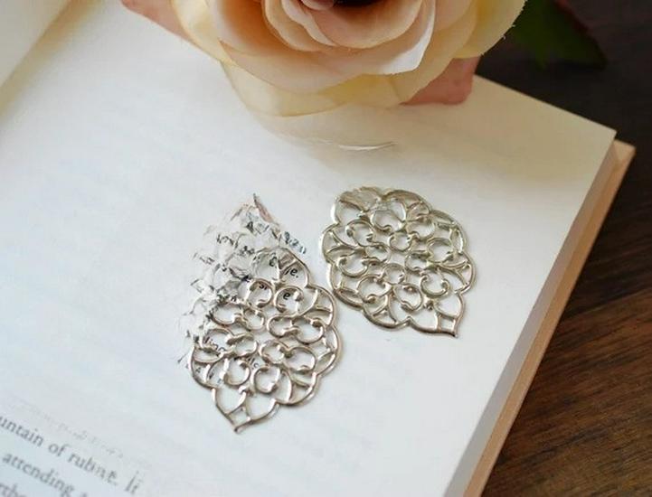 European and American Geometric Flower Alloy Earrings - Women's Simple Commuter Ear Hooks