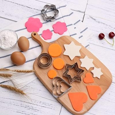 12 Stück Metall Ausstechformen Set, Kreativer Stern Ausstecher, Runde/Herz/Blumenförmige Eierformen, Backwerkzeuge für drinnen und draußen