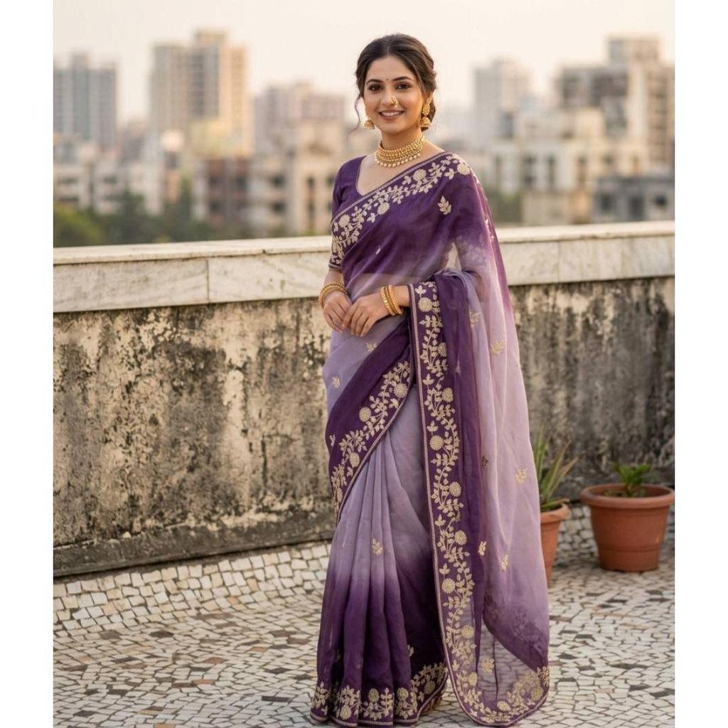 Căptușeală premium Mătase Chinon cu fir de aur și paiete pallu saree