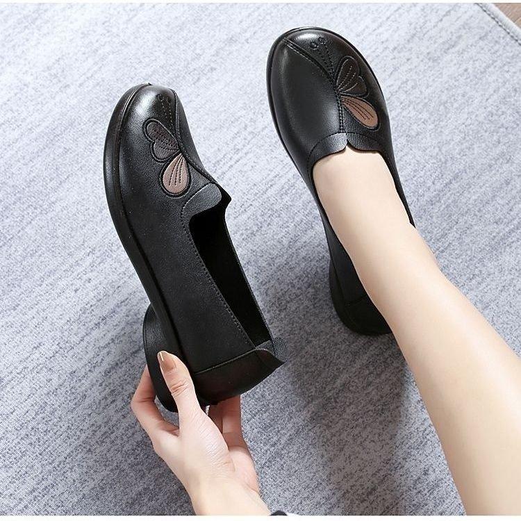 

New Mom Shoes Middle-aged and Elderly Elegant Flat Shoes Soft Soled Comfortable Non Slip Butterfly Women s Shoes De Mujer 35