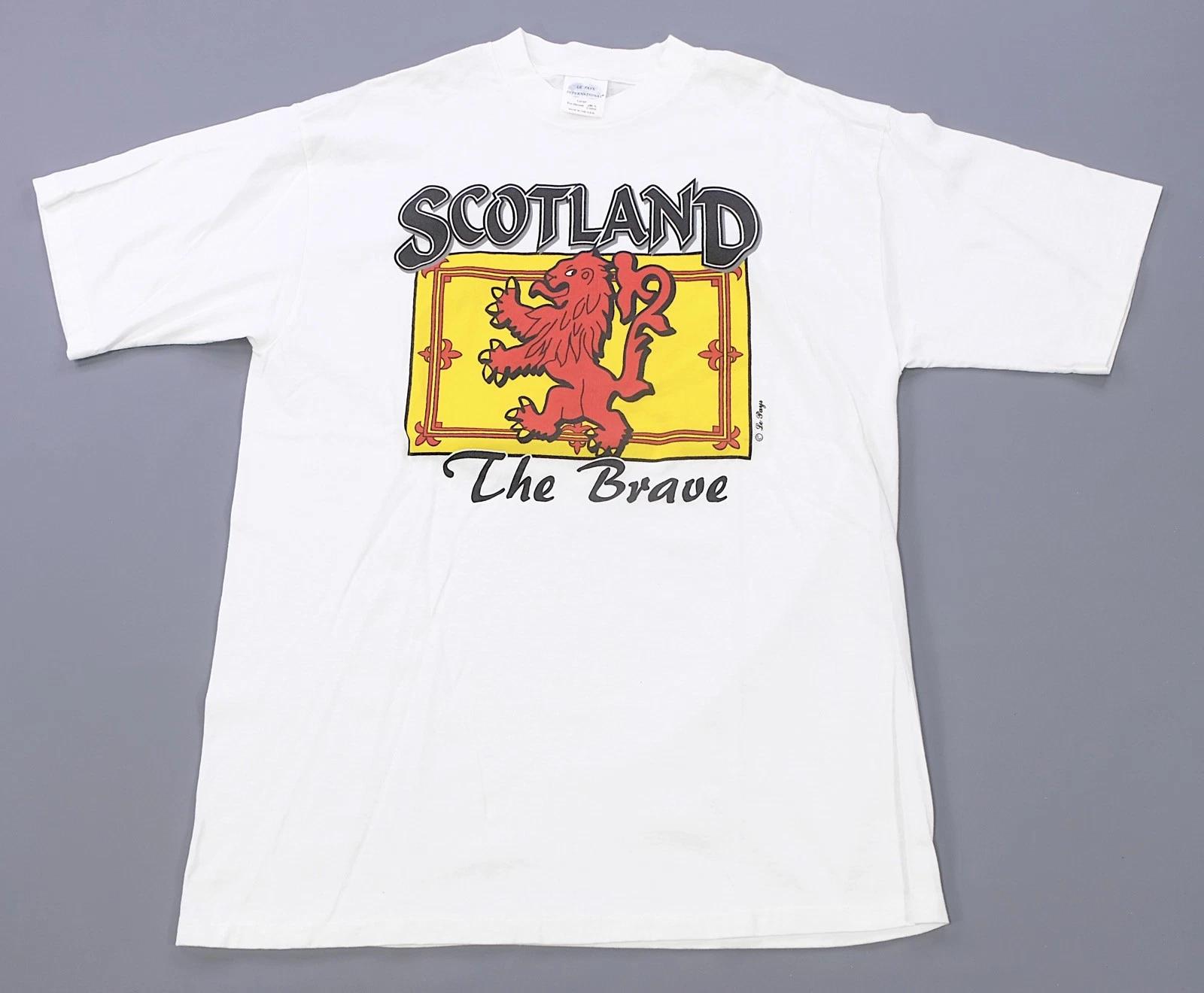 Rare Vintage LE PAYS Scotland The Brave Lion Banner Graphic T Shirt 90s White L M