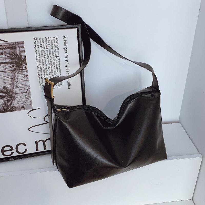 Large Capacity Tote Bag Autumn and Winter New Versatile Commuter Shoulder Underarm Bag Premium Texture Handbag