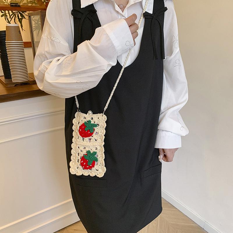 Women's bag summer new exquisite small fragrance hand-woven strawberry mini women's mobile phone bag shoulder crossbody bag