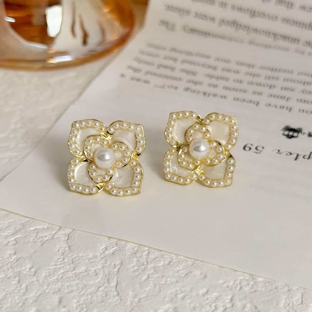 Elegant Zircon Flower and Pearl Stud Earrings - High-End Niche Design