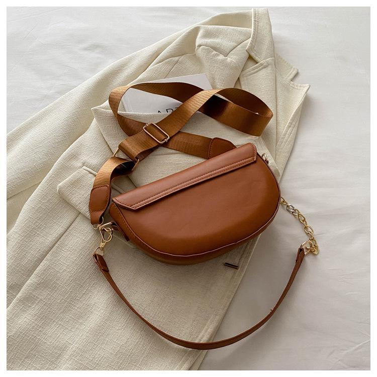 Women's Half-Moon Saddle Bag with Chain Strap - 2025 Spring/Autumn Collection, Crossbody or Single Shoulder Style with Wide Strap