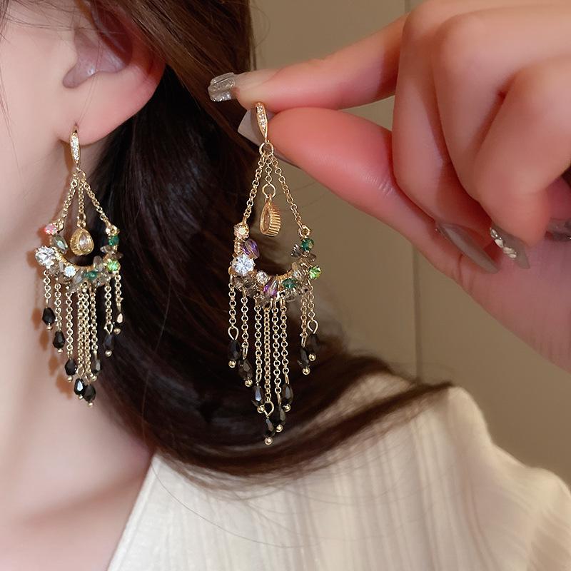 Bohemian Tassel Earrings: Ethnic Style, Versatile Travel Accessories