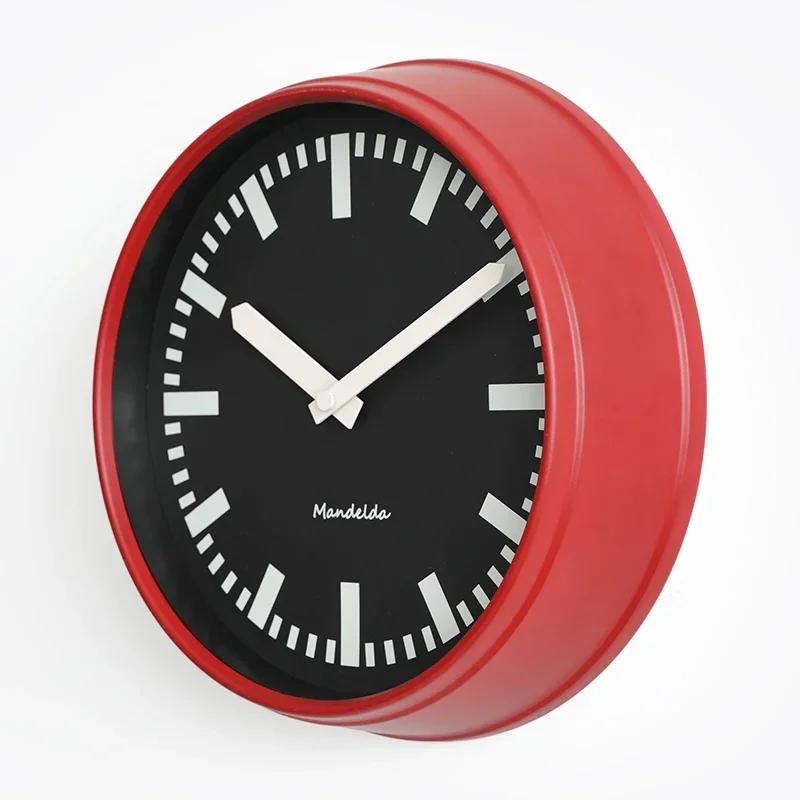 

Modern Wall Clock Metal Living Room Decoration Creative Wall Watches Home Decor Northern Europe Silence Art Clocks Zegar SQ3P9N1 9 inches
