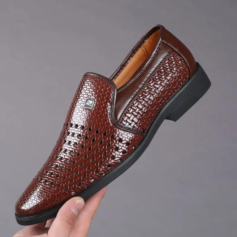 Men's Leather Shoes Summer Casual Soft Bottom Breathable Business Sandals Hollow Hole Leather Shoes Dress Shoes Dad Shoes Husband Shoes